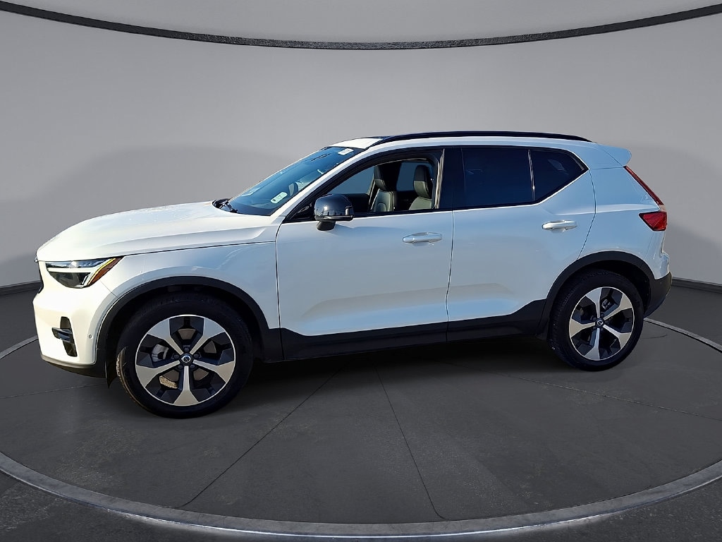 Certified 2025 Volvo XC40 B5 Plus Dark Theme SUV