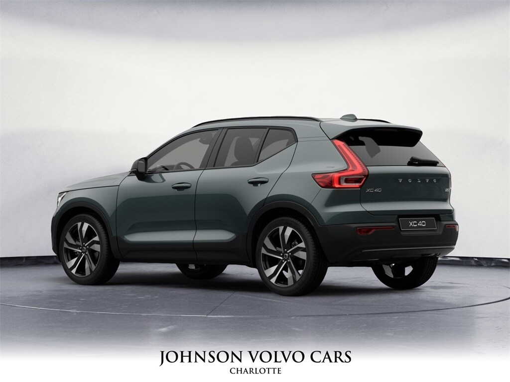 2026 Volvo XC40 photo 4