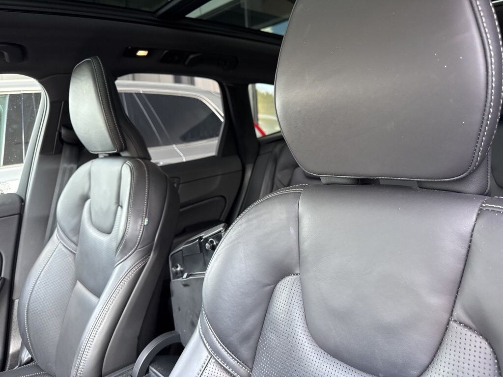Certified 2024 Volvo XC60 plug-in hybrid T8 Ultimate Black Edition SUV