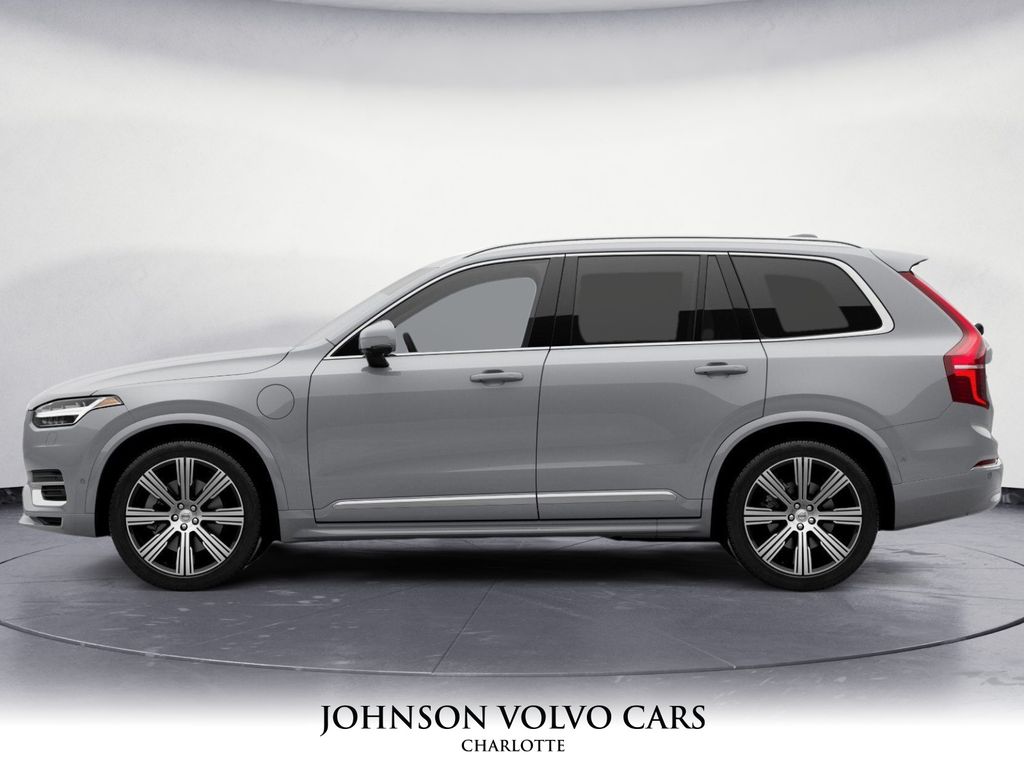 2025 Volvo XC90 T8 photo 3