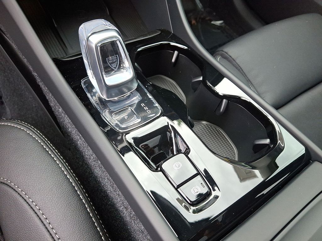 2026 Volvo XC40 Ultra - Photo 15