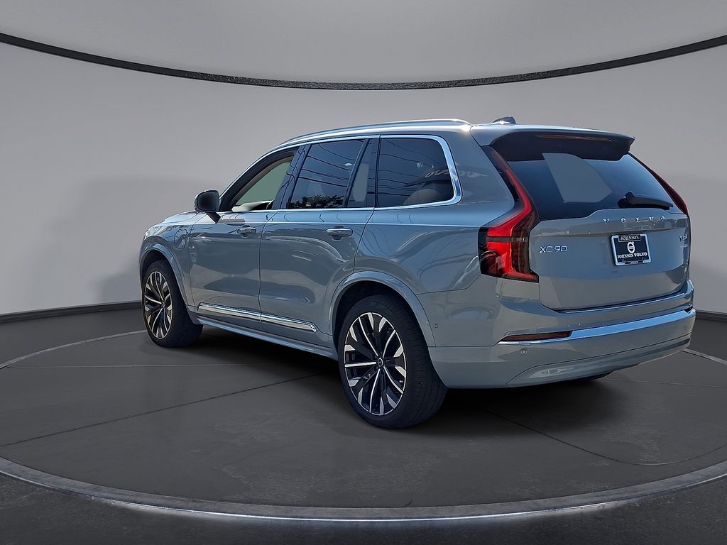 2026 Volvo XC90 Plus - Photo 17