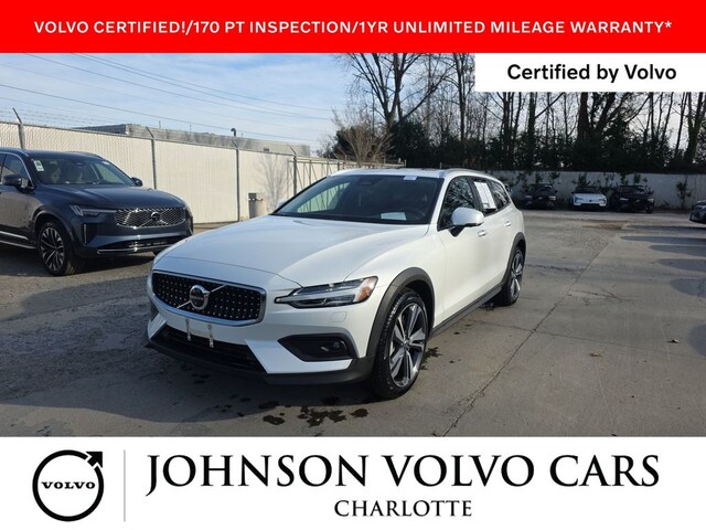2025 Volvo V60 Cross Country B5 Plus I-4 cyl All-Wheel Drive