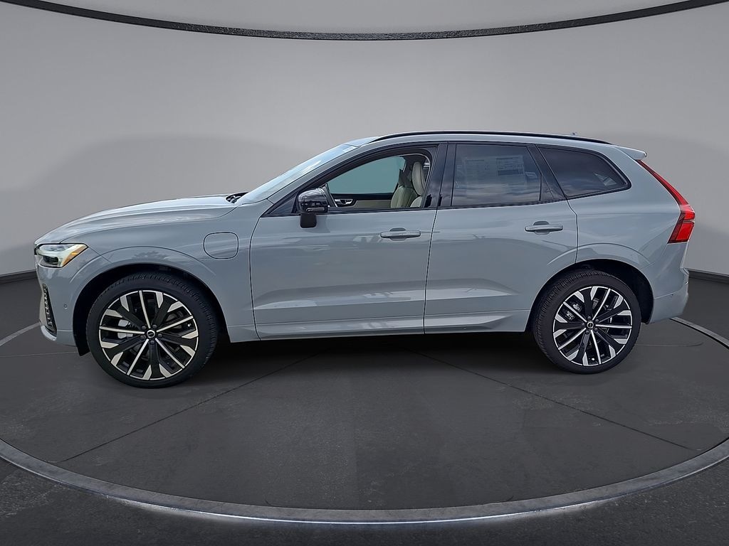 New 2026 Volvo XC60 plug-in hybrid T8 Ultra SUV