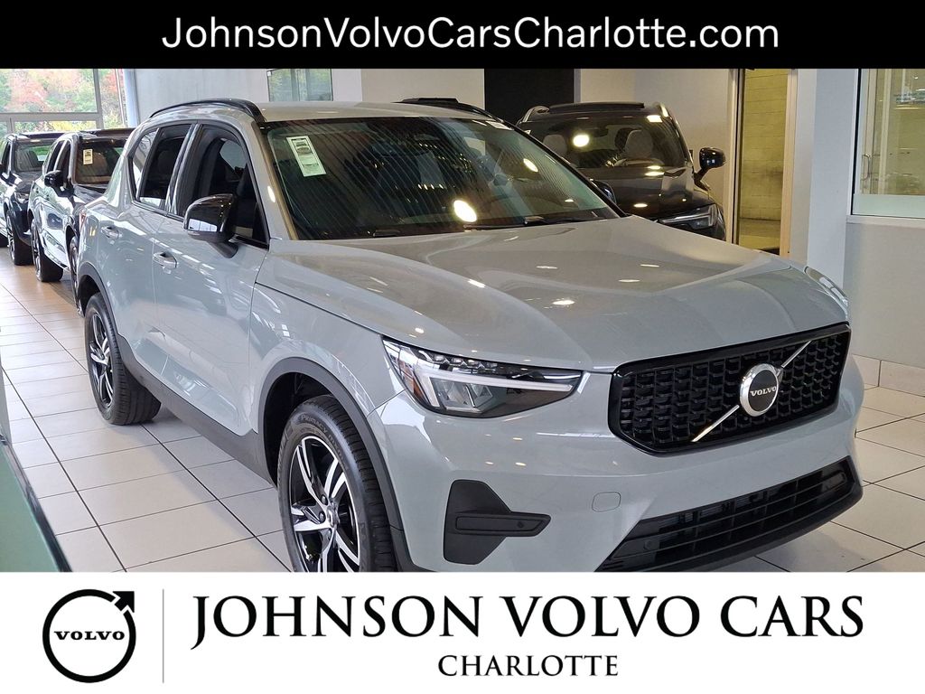 2026 Volvo XC40 B5 Core Dark AWD's photo