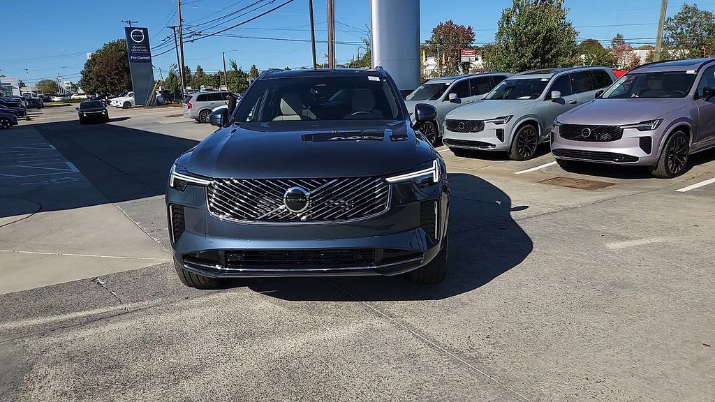 New 2026 Volvo XC90 B6 Core SUV