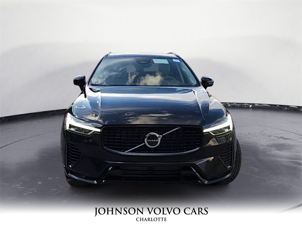2025 Volvo XC60 Hybrid T8 Plus photo 3