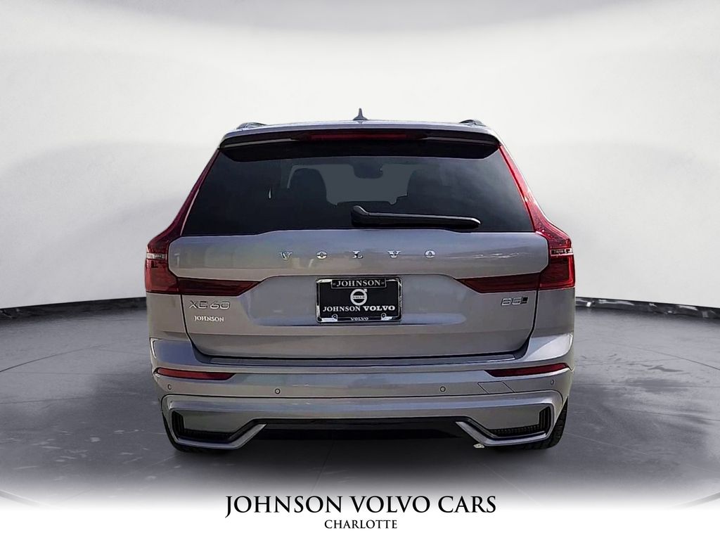 2026 Volvo XC60 B5 Plus photo 3
