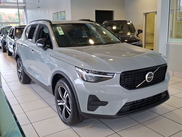 2026 Volvo XC40 B5 Core AWD SUV