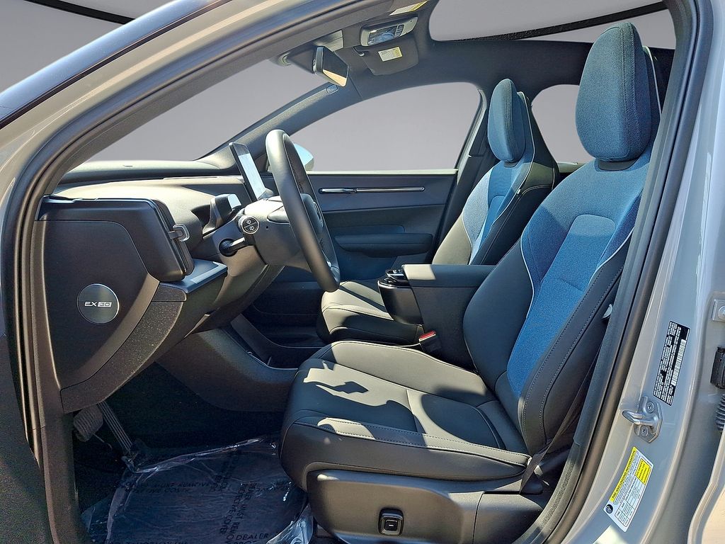 2025 Volvo EX30 Plus - Photo 20