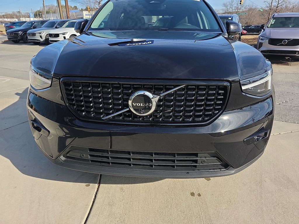 2026 Volvo XC40 Plus - Photo 10