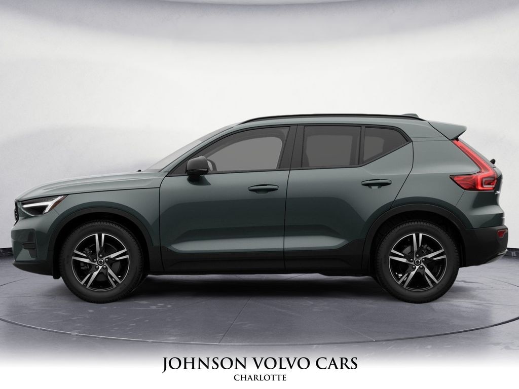New 2026 Volvo XC40 B4 Core SUV