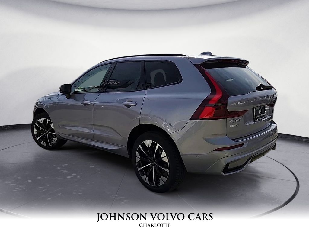 2026 Volvo XC60 B5 Plus photo 2