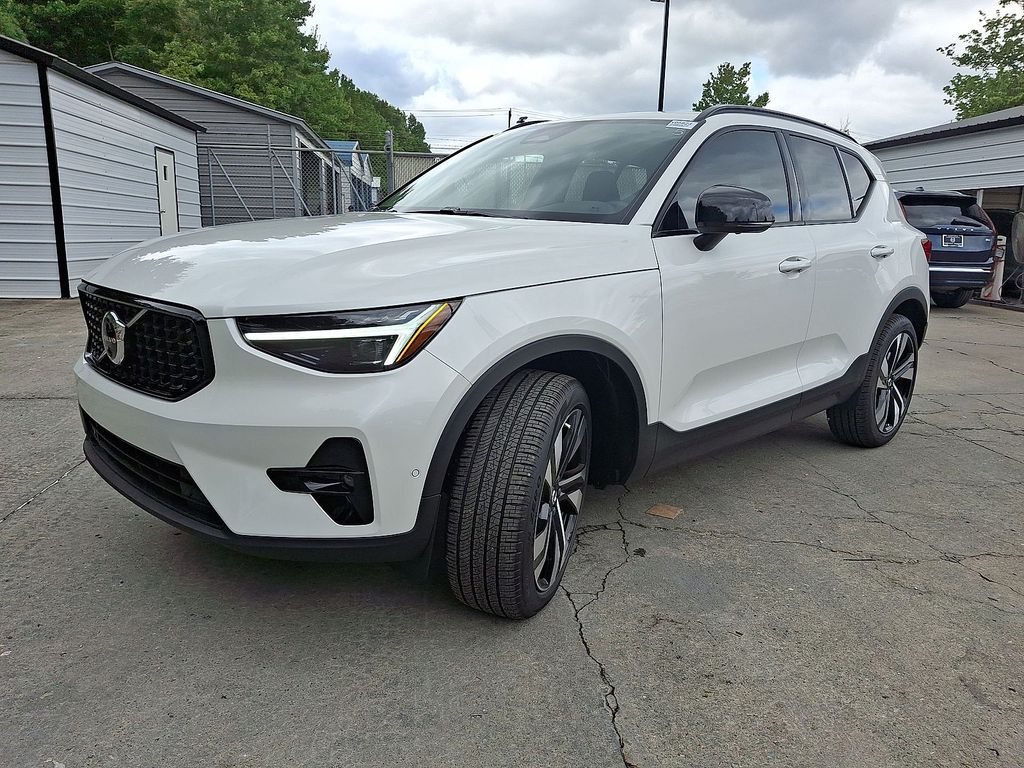 2026 Volvo XC40 Ultra - Photo 10