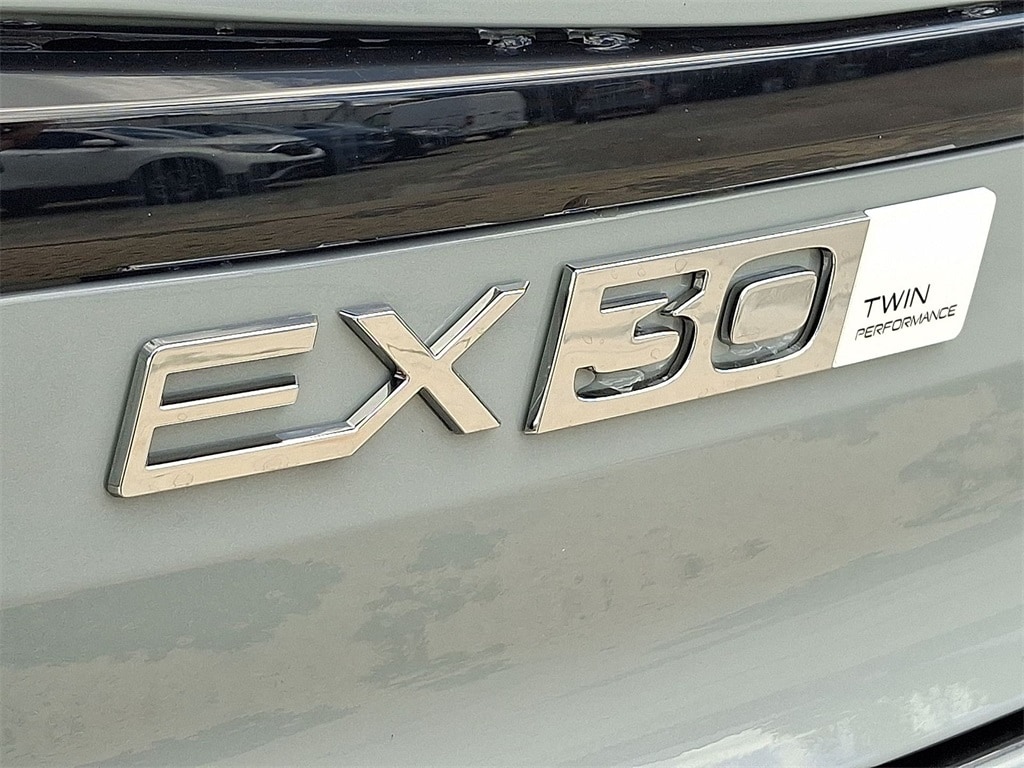 2025 Volvo EX30 Plus - Photo 19