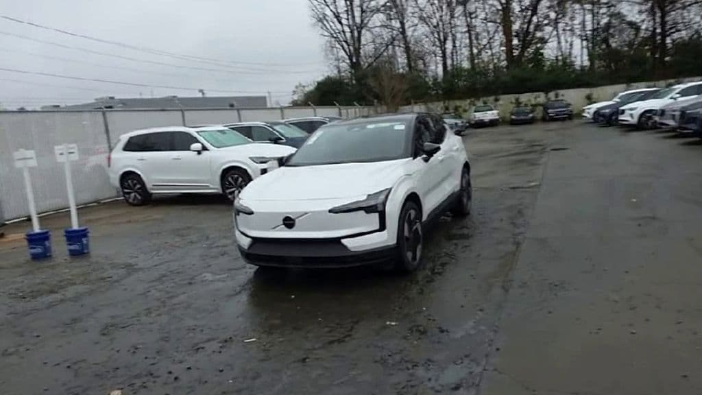 New 2025 Volvo EX30 Twin Motor Plus SUV