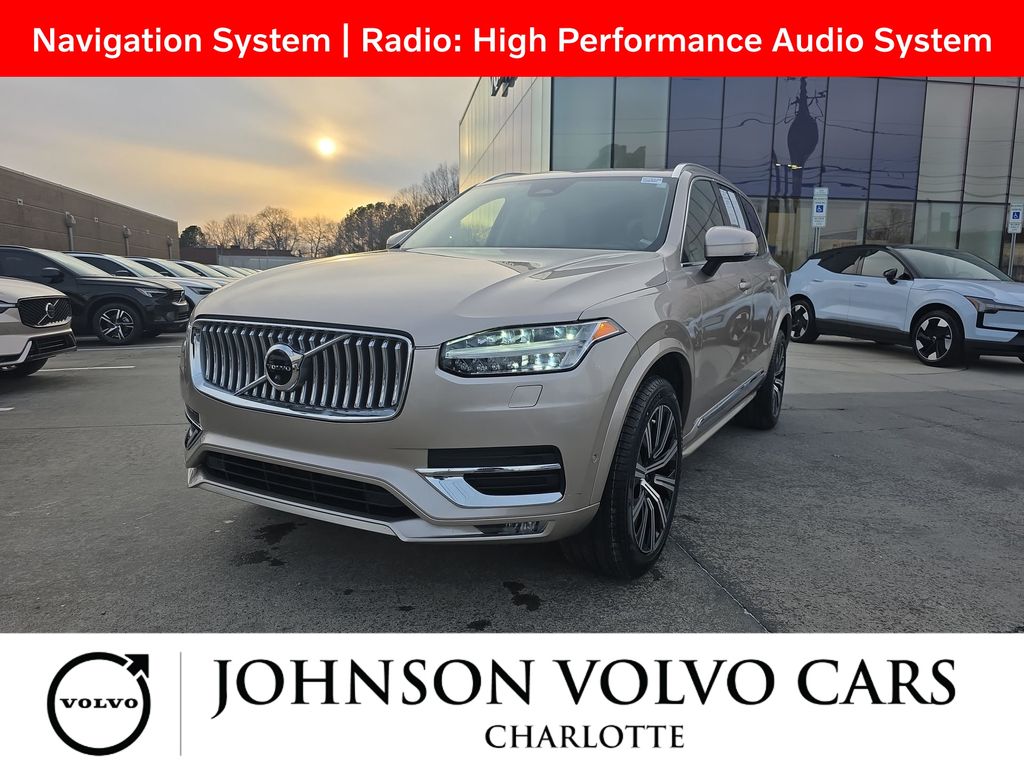 2023 Volvo XC90 Plus's photo
