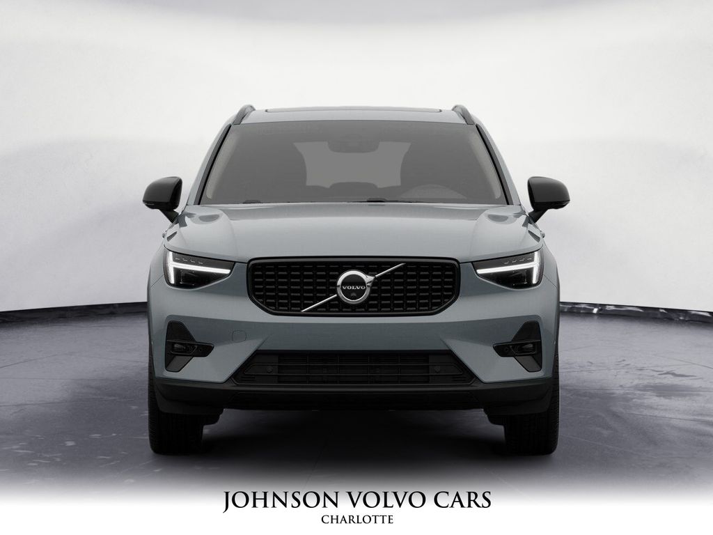 2026 Volvo XC40 Plus photo 2
