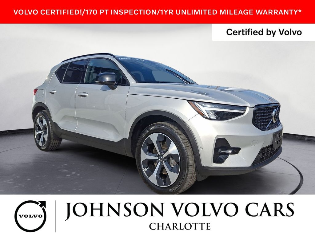 2025 Volvo XC40 Plus's photo