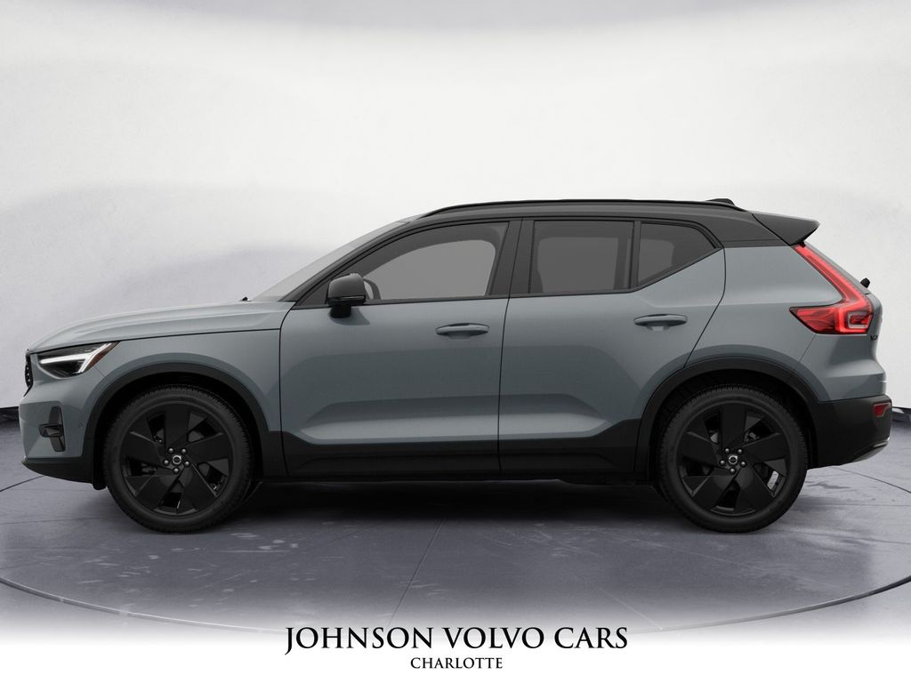 2026 Volvo XC40 photo 3