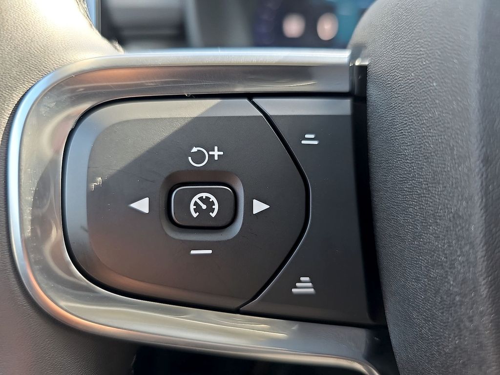 2026 Volvo XC40 Plus - Photo 25