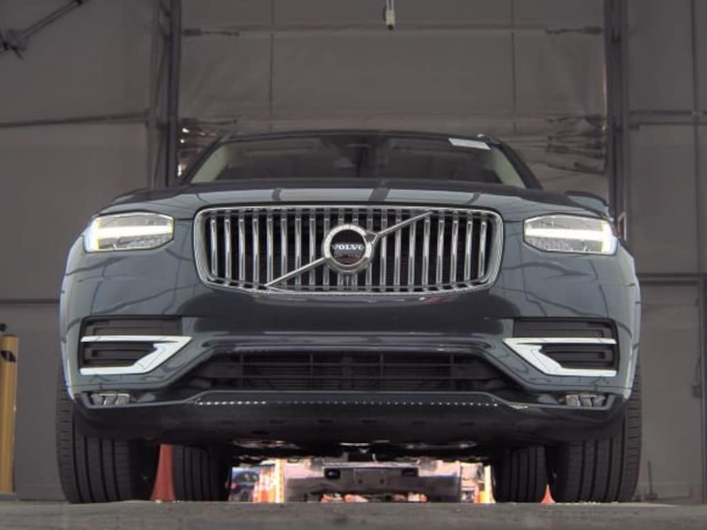 Certified 2025 Volvo XC90 B5 Core SUV