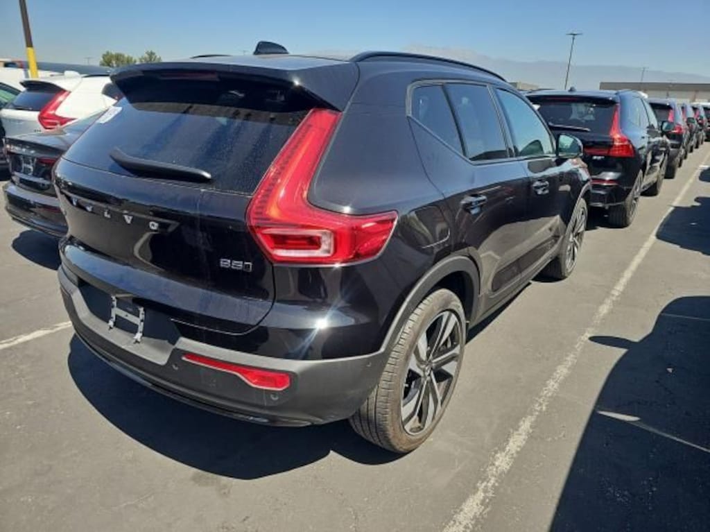 Certified 2025 Volvo XC40 B5 Plus Dark Theme SUV