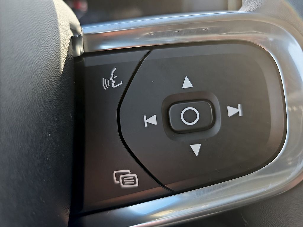 2026 Volvo XC40 Plus - Photo 26