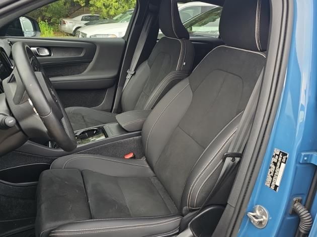 2023 Volvo C40 Recharge Ultimate photo 4