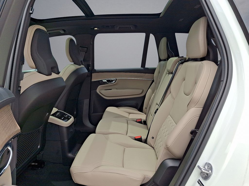 2026 Volvo XC90 Plus - Photo 19