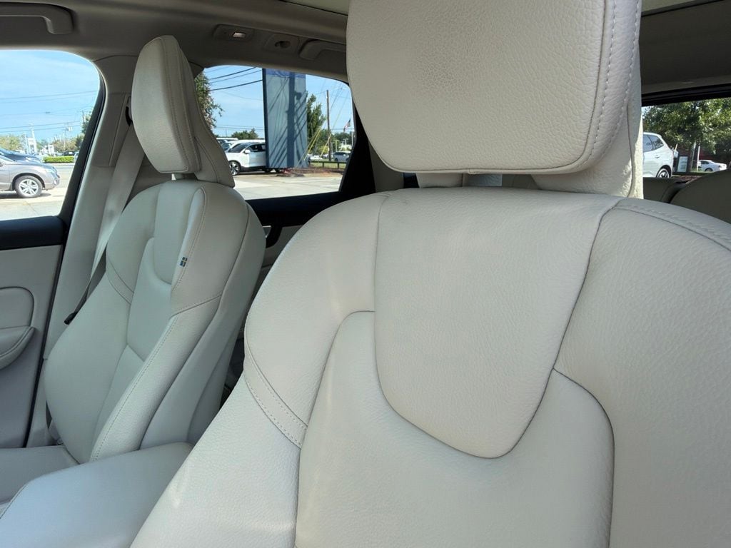 Used 2023 Volvo XC60 B5 AWD Plus Bright SUV