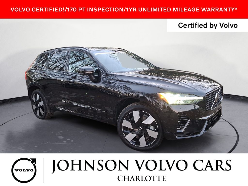 2025 Volvo XC60 Plus's photo