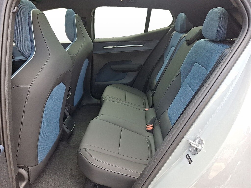 2025 Volvo EX30 Plus - Photo 13