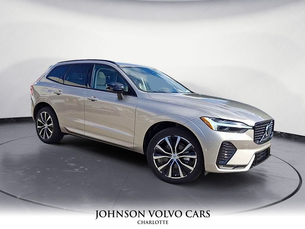 2025 Volvo XC60 B5 Plus photo 2