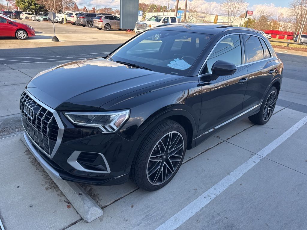 2020 Audi Q3 45 TFSI Premium photo 3