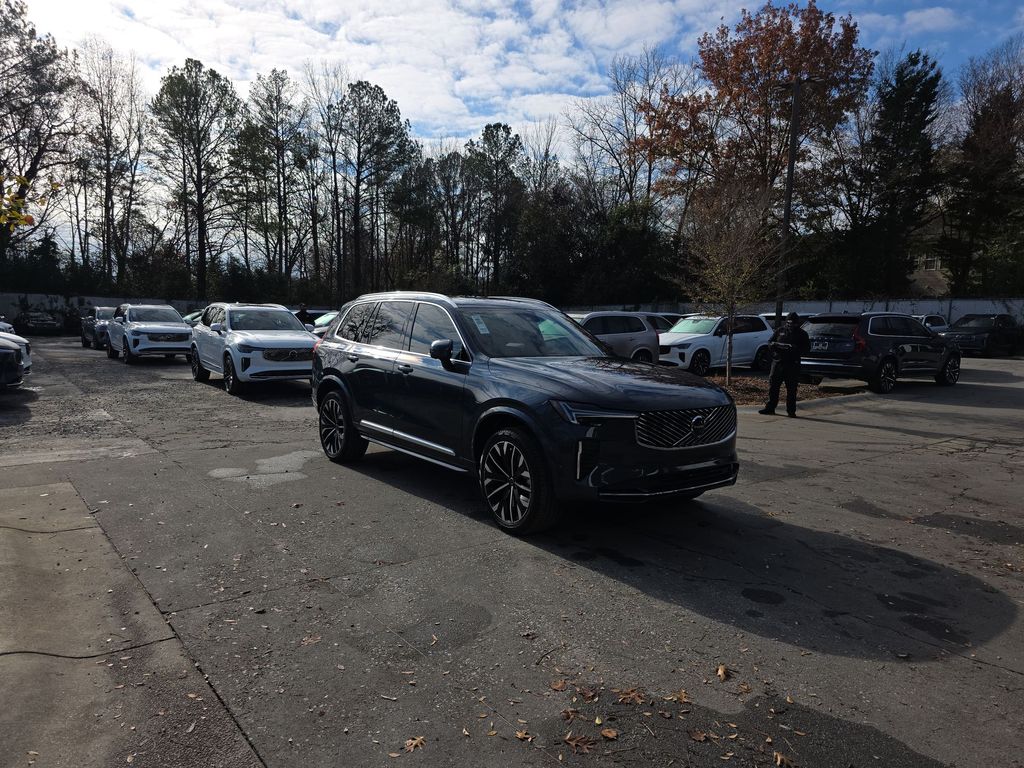 2026 Volvo XC90 Plus's photo