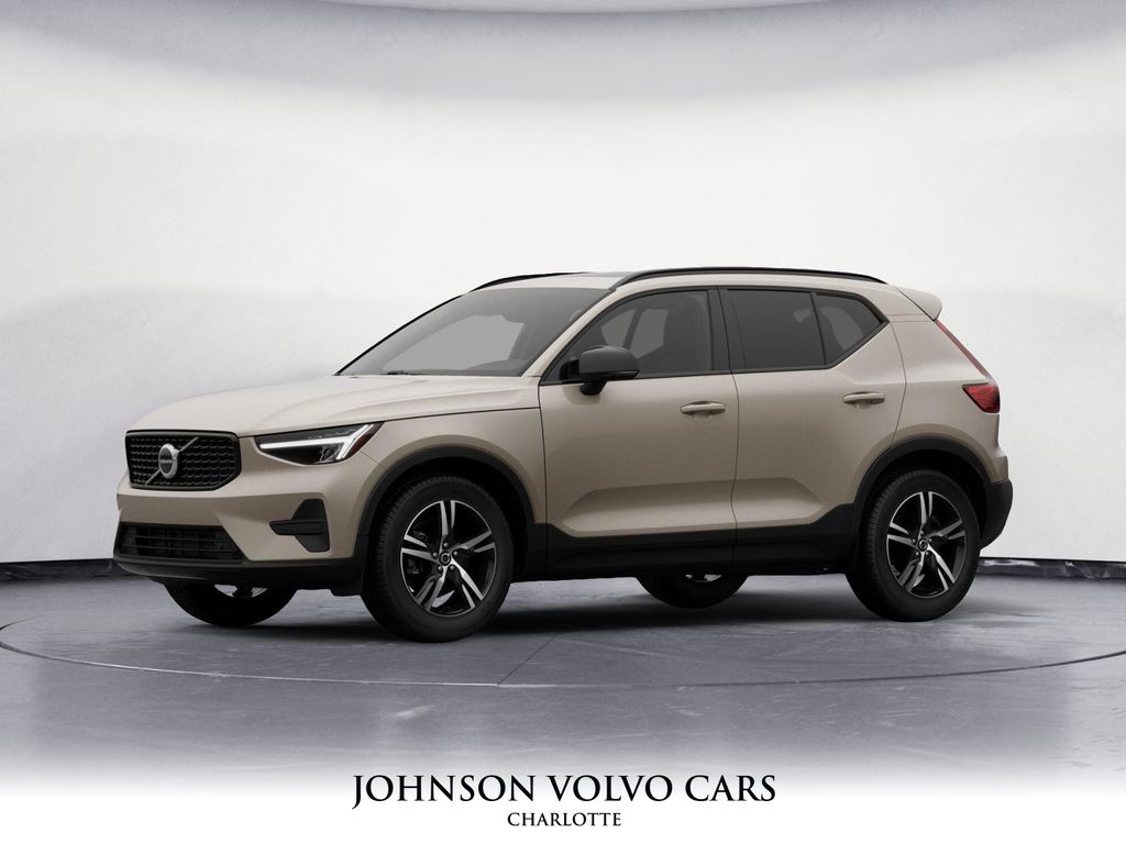 2026 Volvo XC40 Core's photo
