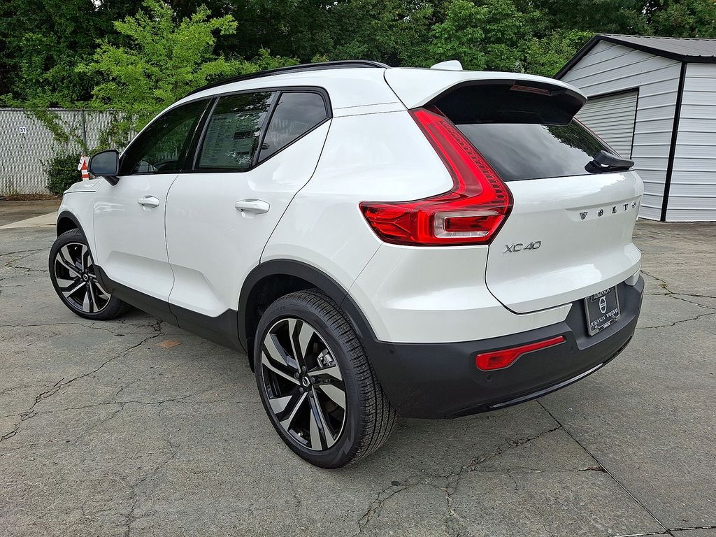 2026 Volvo XC40 Ultra - Photo 11