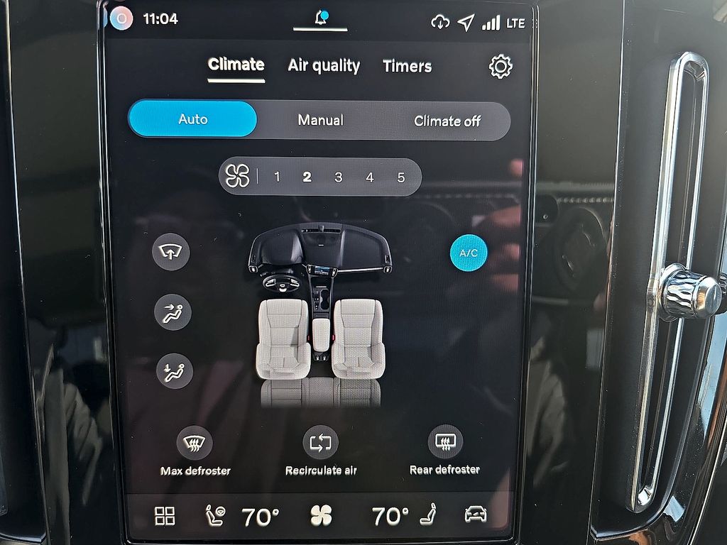 2026 Volvo XC40 Plus - Photo 29