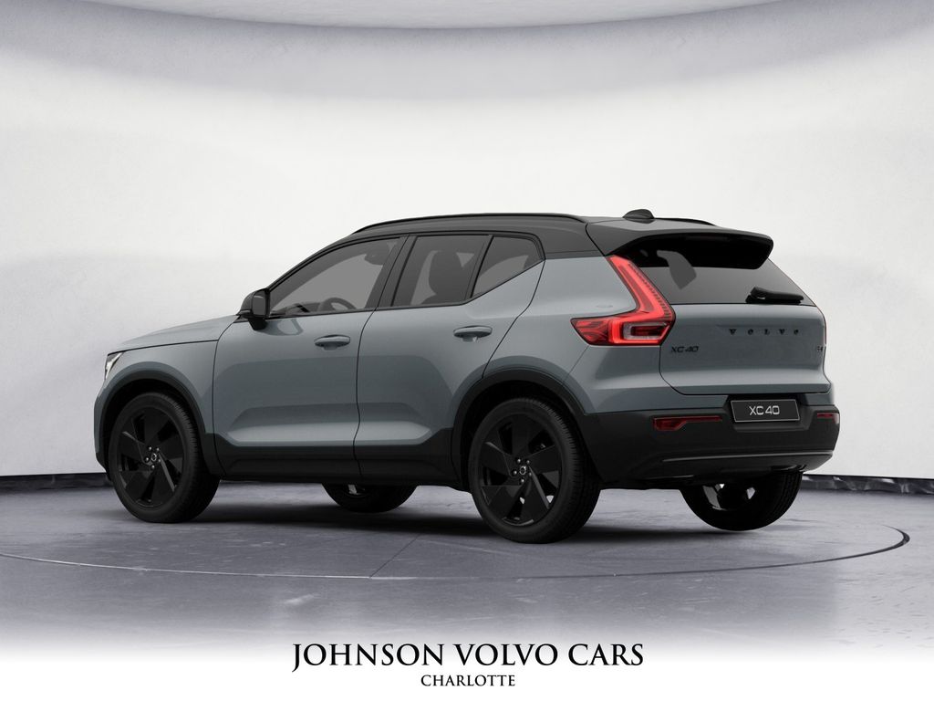 2026 Volvo XC40 photo 4