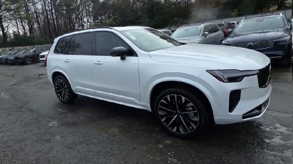 New 2026 Volvo XC90 B6 Ultra Dark Theme 7-Seater SUV