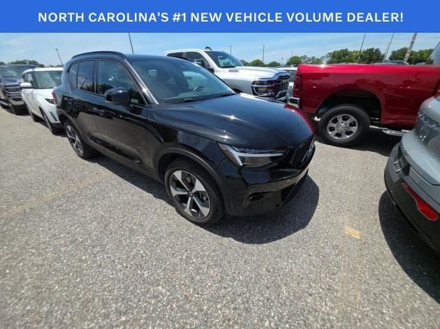 2026 Volvo XC40 B5 Plus Dark AWD's photo