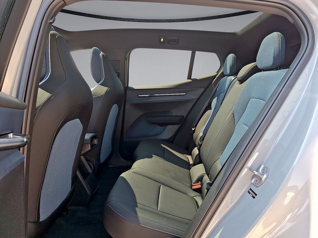 2025 Volvo EX30 Plus - Photo 19