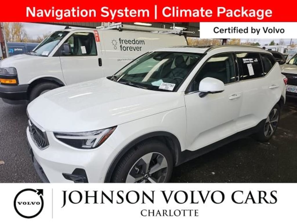 Used 2025 Volvo XC40 B5 Plus Bright Theme SUV