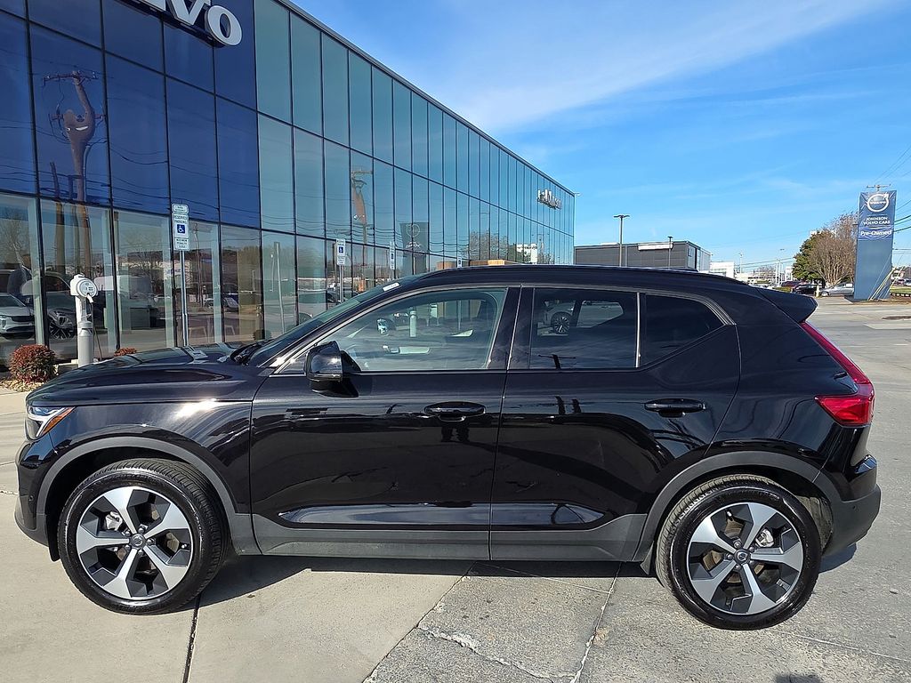 2026 Volvo XC40 Plus - Photo 16