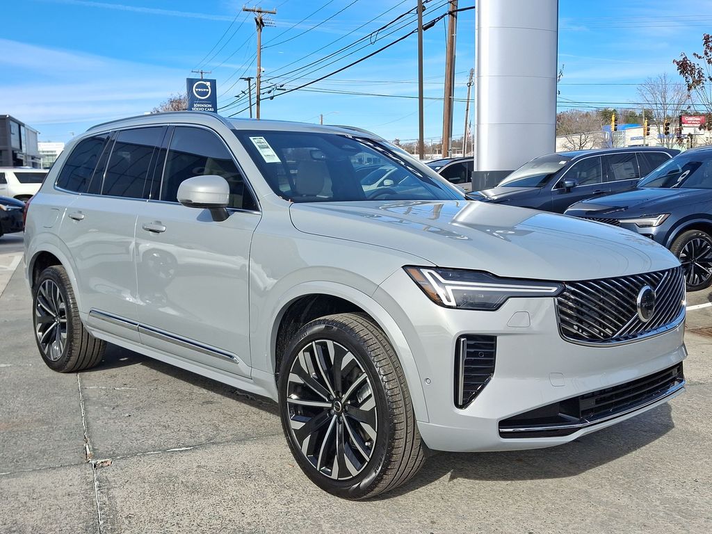 2026 Volvo XC90 Plus's photo