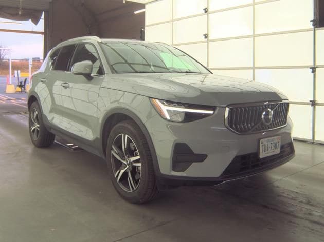 2025 Volvo XC40's photo