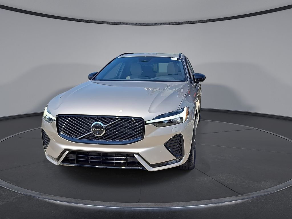2026 Volvo XC60 Plus - Photo 4