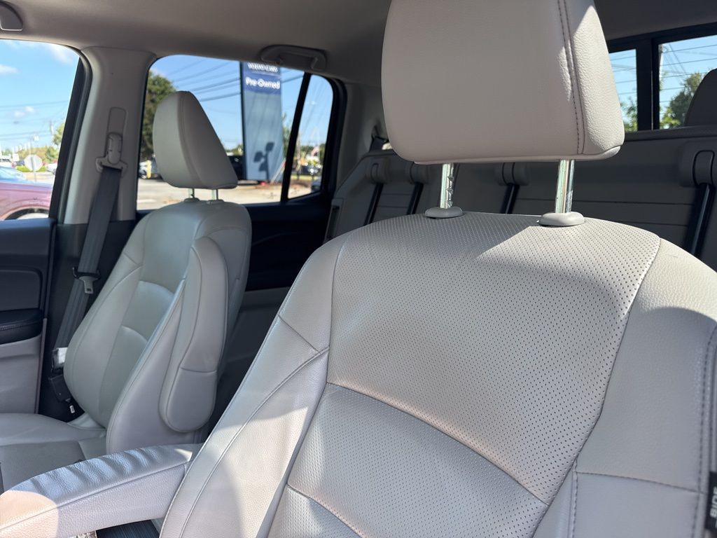 2017 Honda Ridgeline RTL-E photo 3