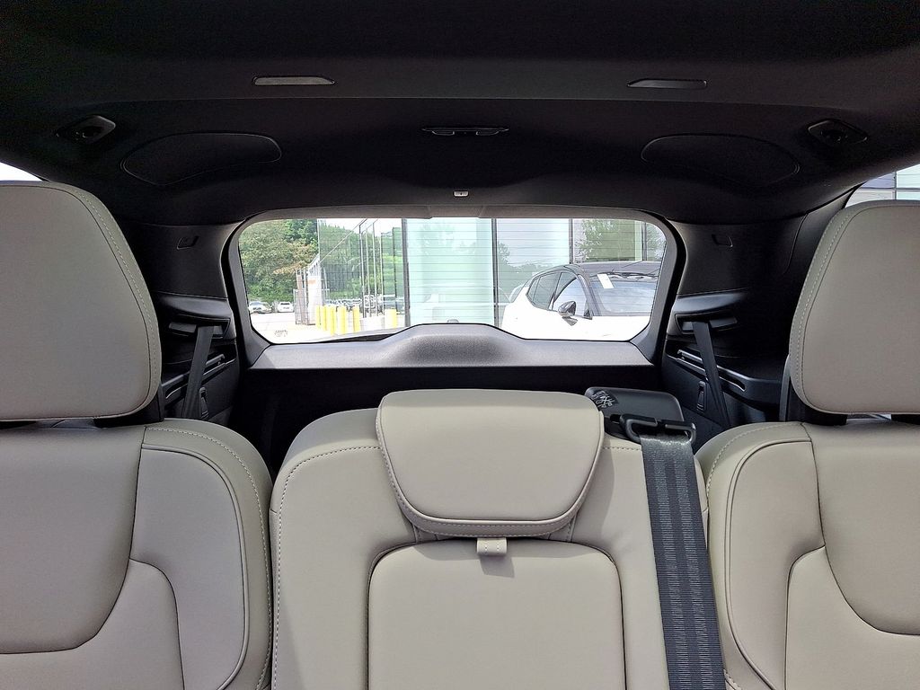 2026 Volvo XC90 Plus - Photo 13